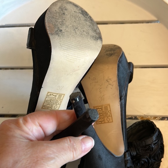 TRANSIT black satin floral embellished heels size 37 - Picture 9 of 10
